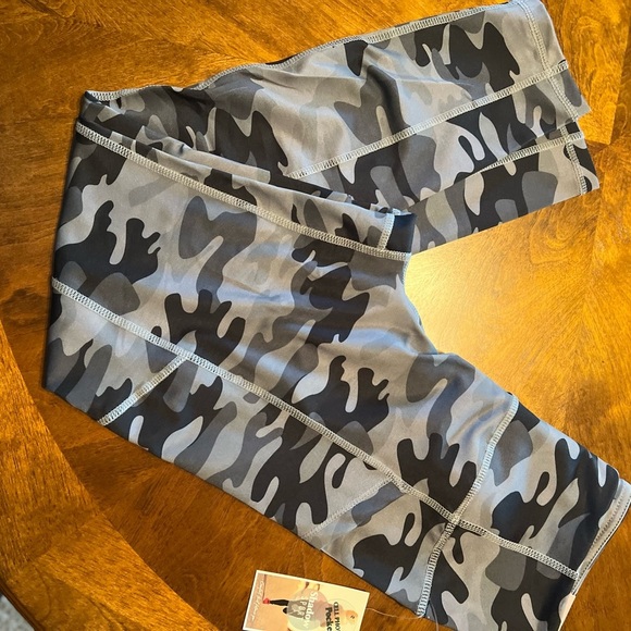 Sports Bra and Leggings Set / Active Wear, NEW - Picture 6 of 6